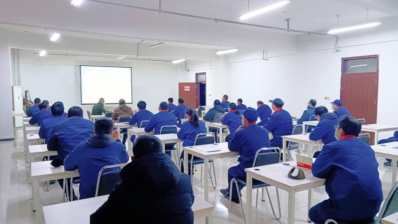 课程内容与教学方法是衡量师资水平的关键因素。以下是一些评估标准：